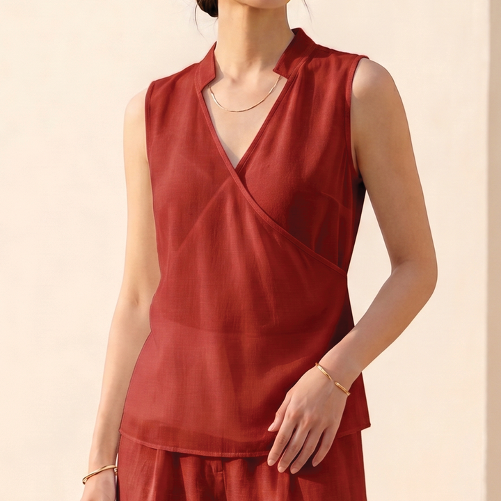 Mia – Elegant Sleeveless Top